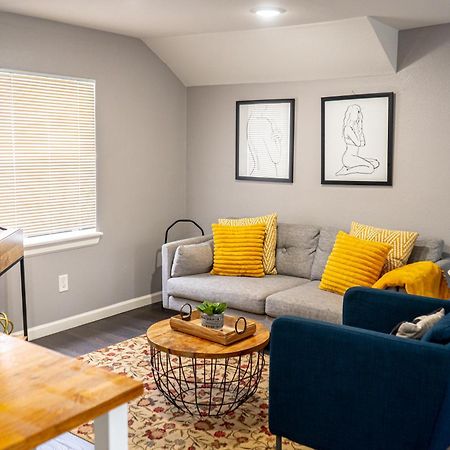 Super Cozy 2 Bedroom With Fast Wifi And Queen Bed Close To Downtown Houston!! Exterior photo
