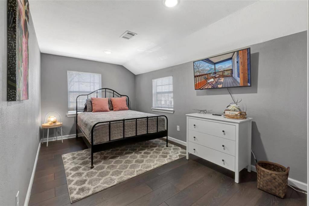 Super Cozy 2 Bedroom With Fast Wifi And Queen Bed Close To Downtown Houston!! Exterior photo